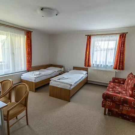 Hotel Samechov - Sauna Zdarma Po Celý Pobyt 3*
